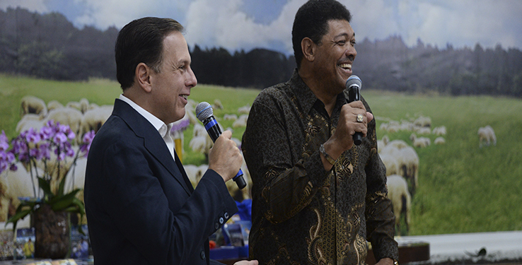 Mayor and Regional Mayor visit the Worldwide City of God`s Dreams 